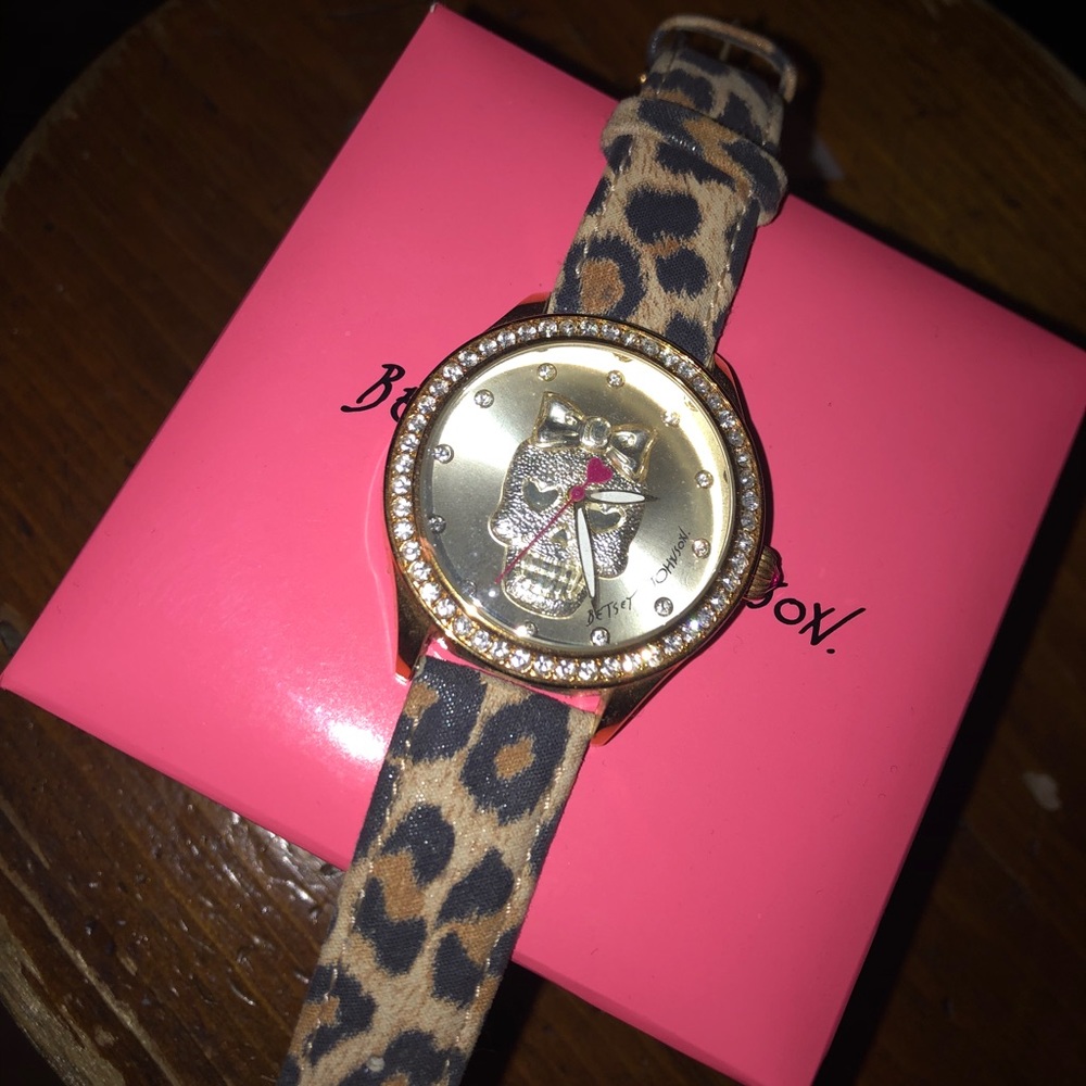 Betsey Johnson skull watch